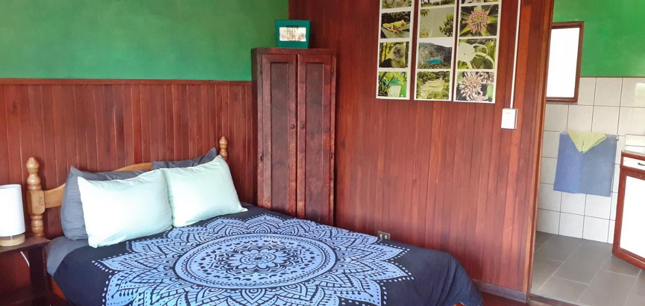Montana Linda Guest House Orosí Esterno foto
